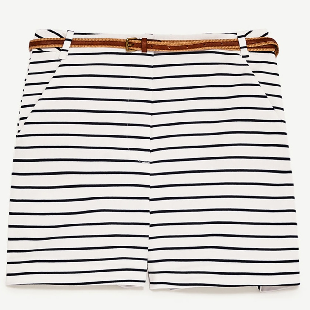 NWT ZARA WHITE/NAVY STRIPED SHORTS M